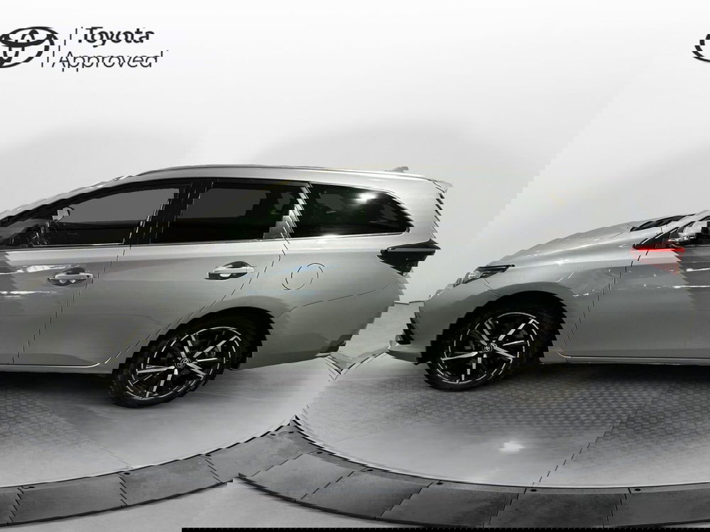 Toyota Auris Station Wagon usata a Milano (3)