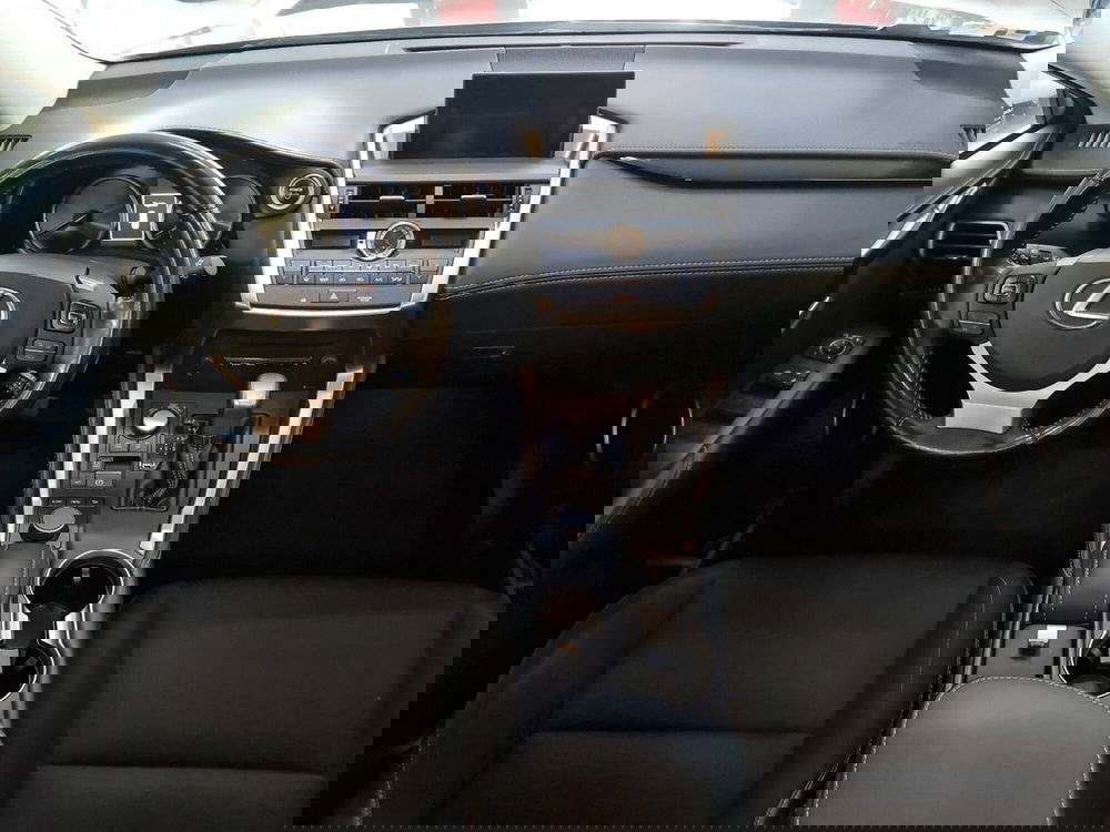 Lexus NX usata a Modena (10)