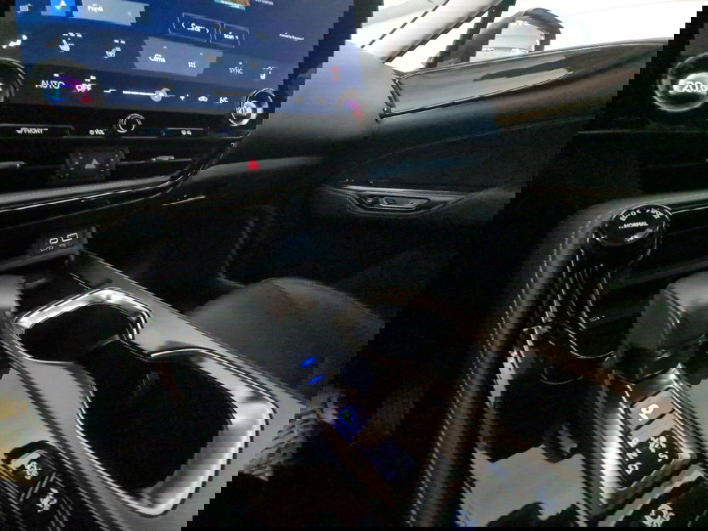 Lexus NX usata a Modena (18)