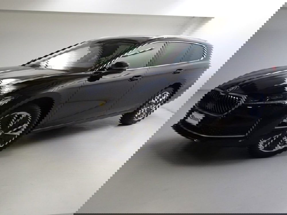 Skoda Superb nuova a Como