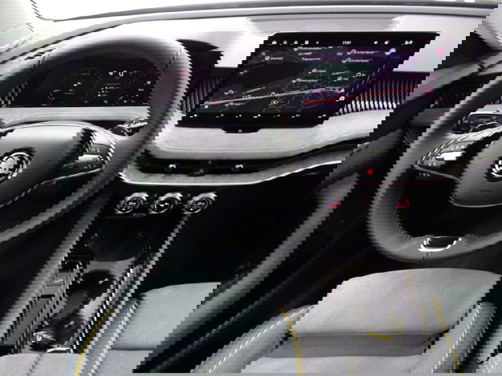 Skoda Superb nuova a Como (10)