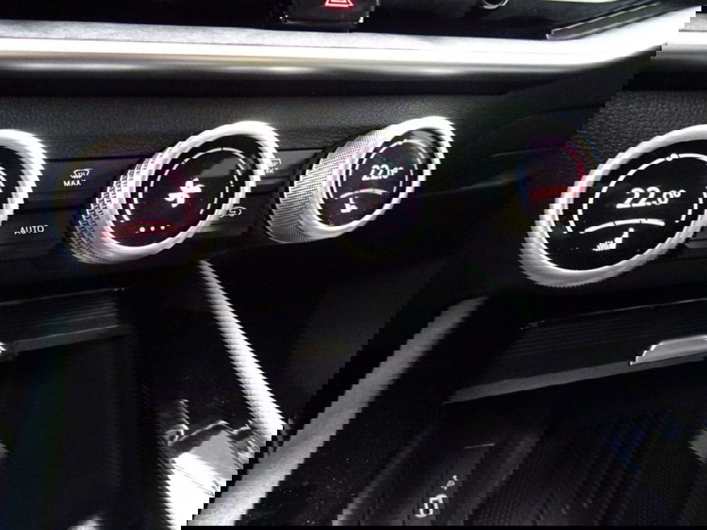 Skoda Superb nuova a Como (13)