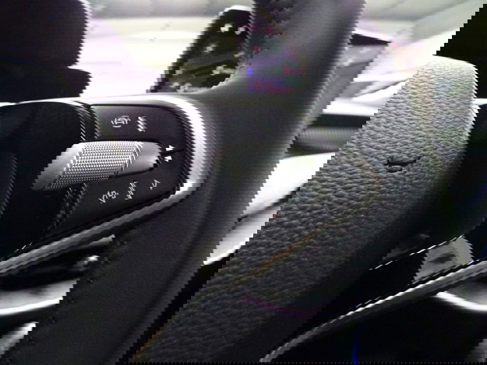 Skoda Superb nuova a Como (15)