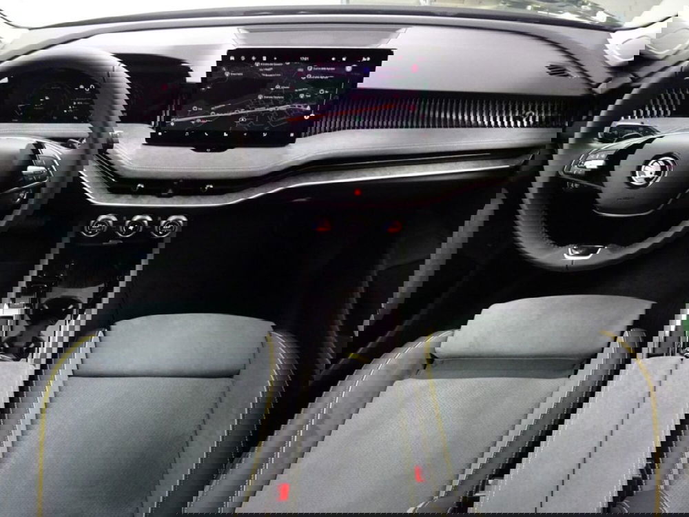 Skoda Superb nuova a Como (4)