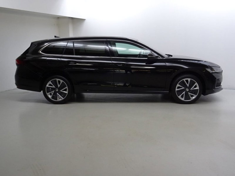 Skoda Superb nuova a Como (6)