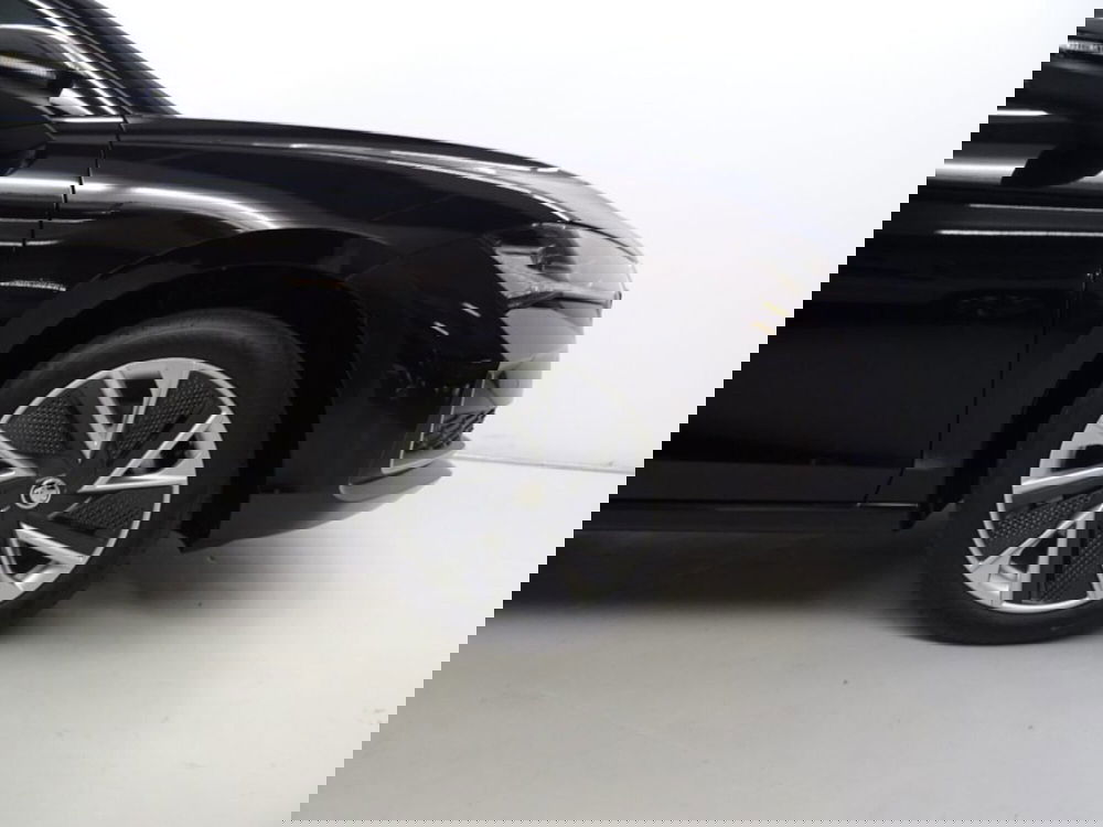 Skoda Superb nuova a Como (9)