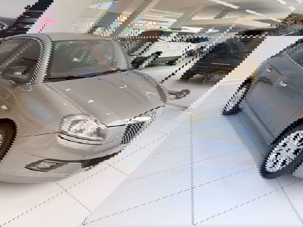 Lancia Delta usata a Latina (5)