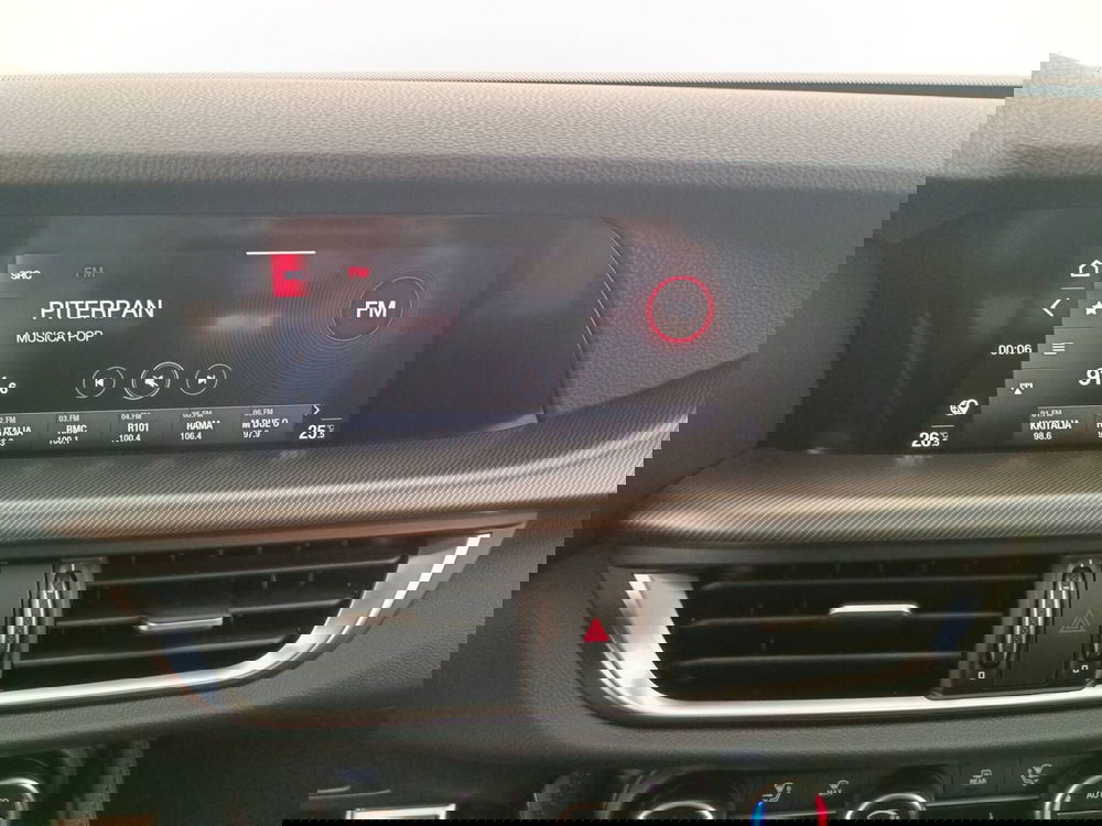 Alfa Romeo Stelvio usata a Treviso (16)