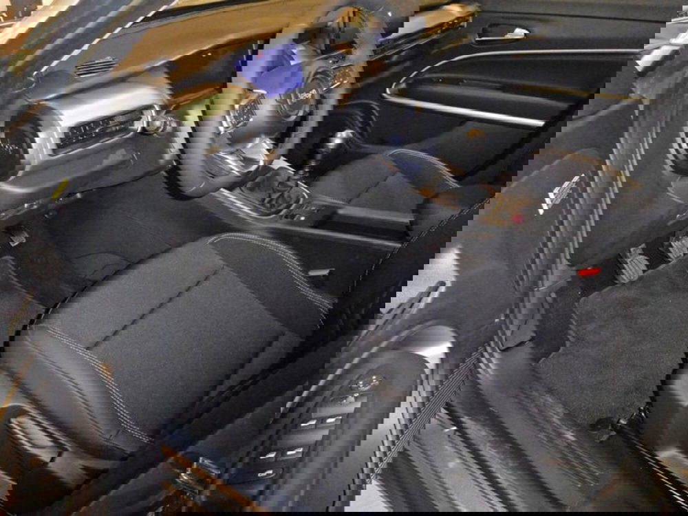 Jeep Avenger nuova a Rimini (4)