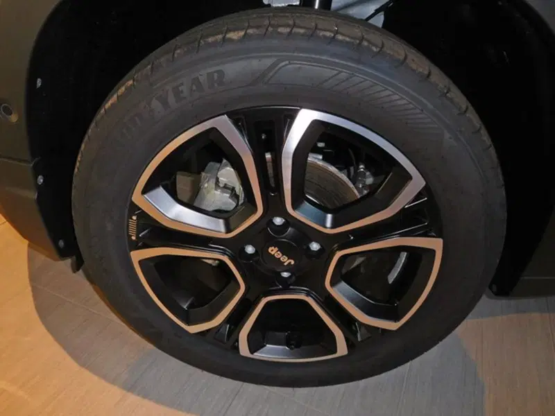Jeep Avenger nuova a Rimini (8)