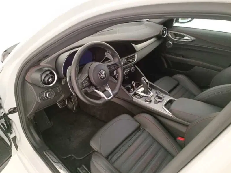 Alfa Romeo Giulia usata a Treviso (10)