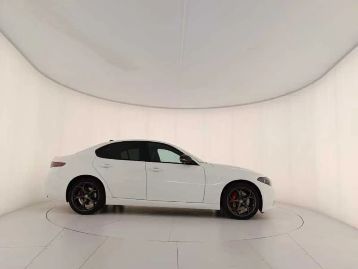 Alfa Romeo Giulia usata a Treviso (7)
