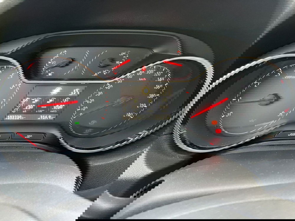 Opel Grandland X usata a Lucca (16)