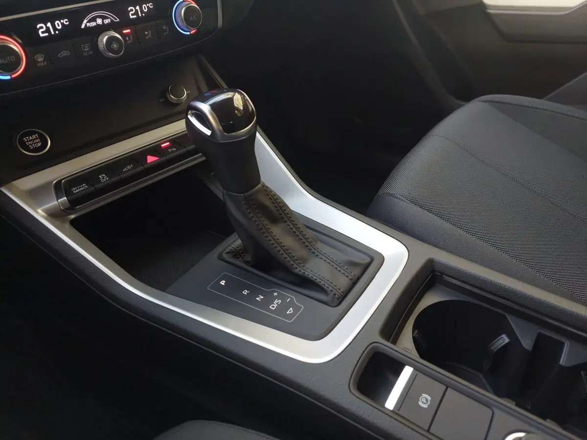 Audi Q3 Sportback usata a Bari (11)