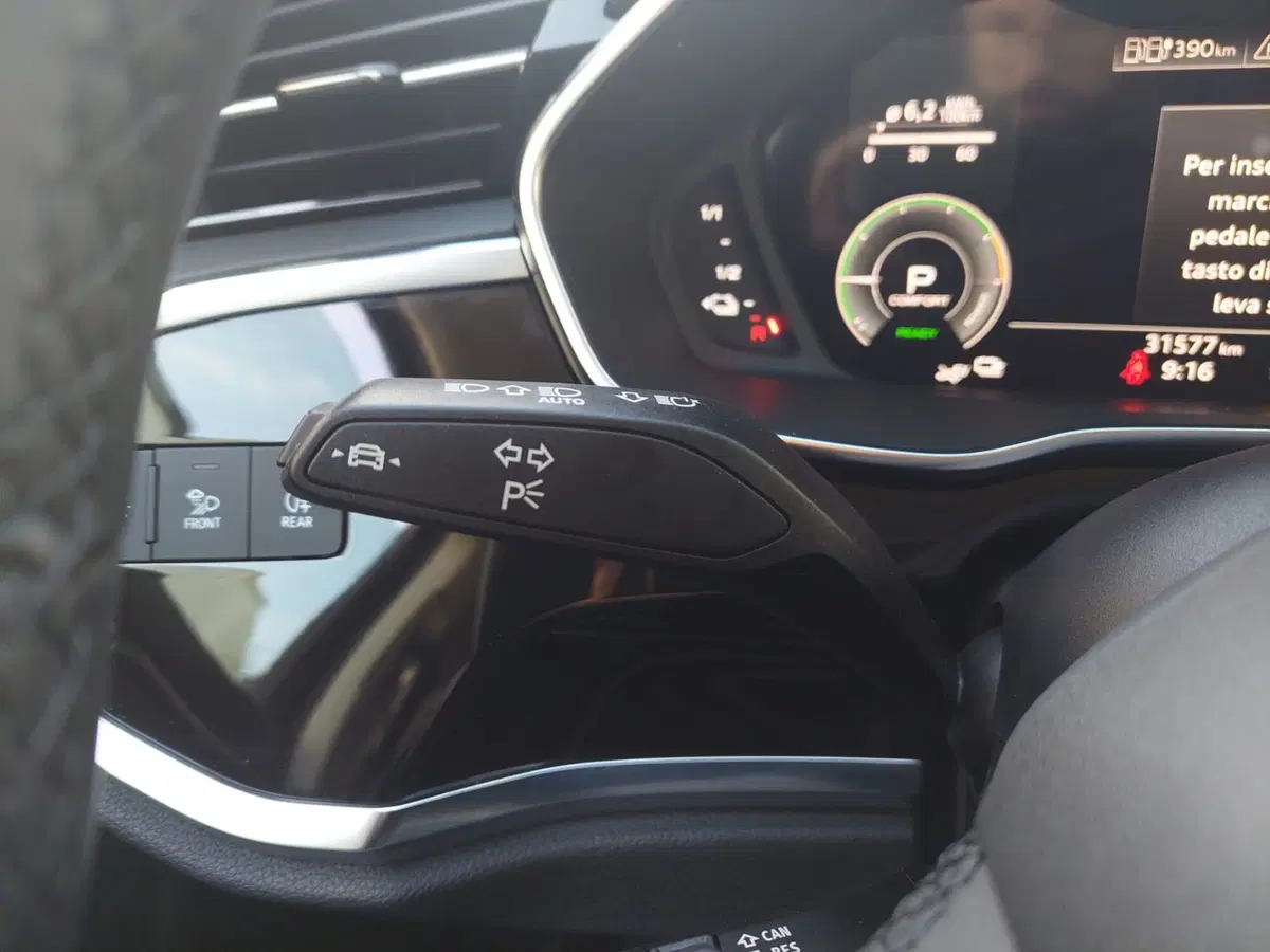 Audi Q3 Sportback usata a Bari (17)