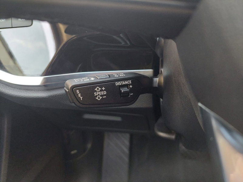 Audi Q3 Sportback usata a Bari (18)