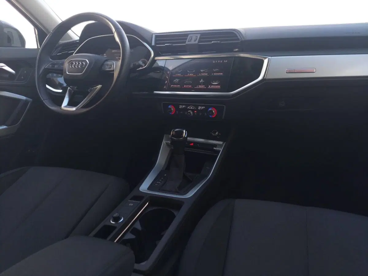 Audi Q3 Sportback usata a Bari (4)