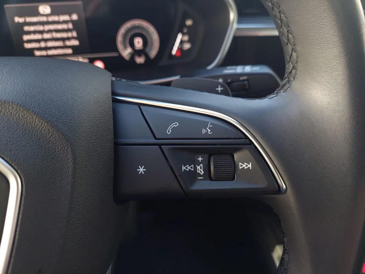 Audi Q3 Sportback usata a Bari (7)