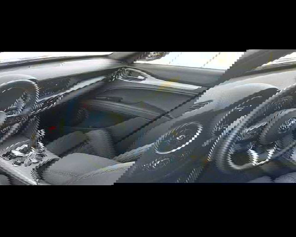 Alfa Romeo Stelvio usata a Venezia (13)