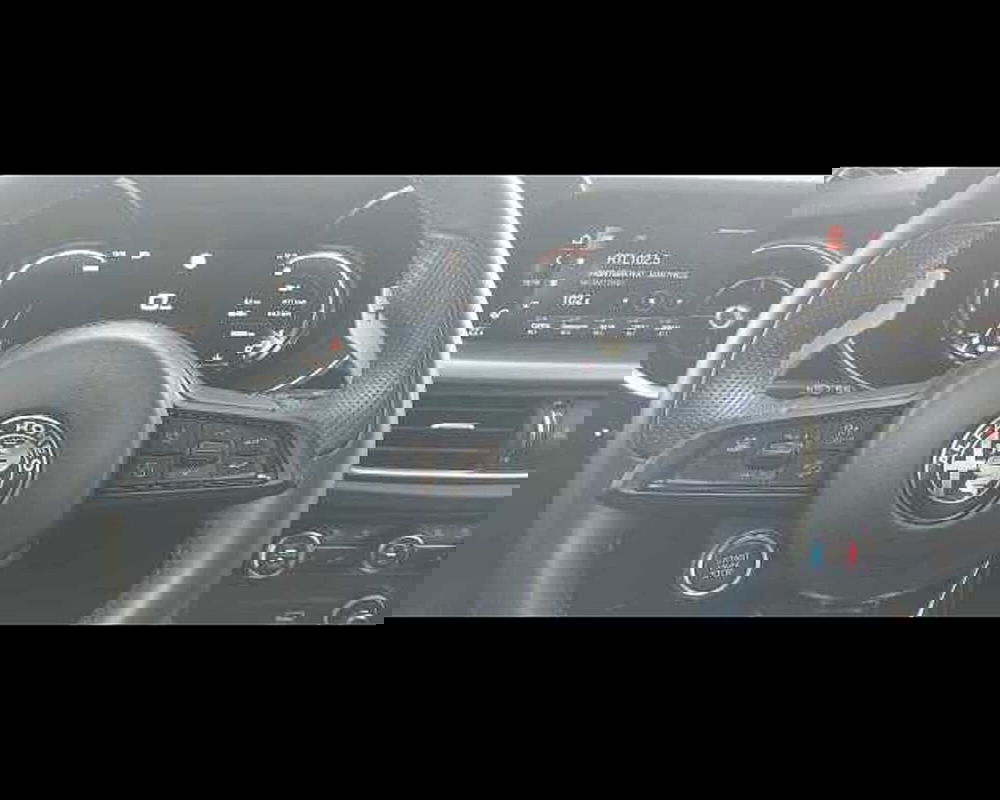 Alfa Romeo Stelvio usata a Venezia (16)