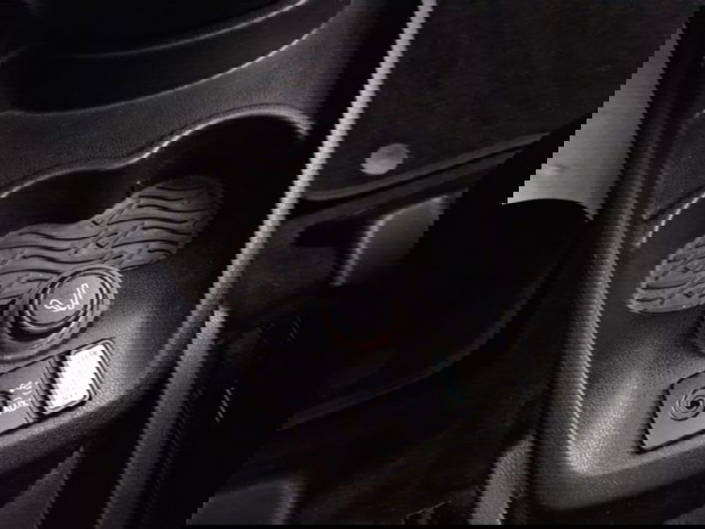 Lancia Ypsilon usata a Livorno (17)