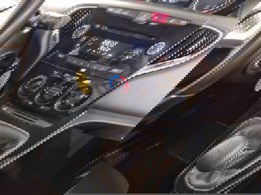 Lancia Ypsilon usata a Livorno (18)