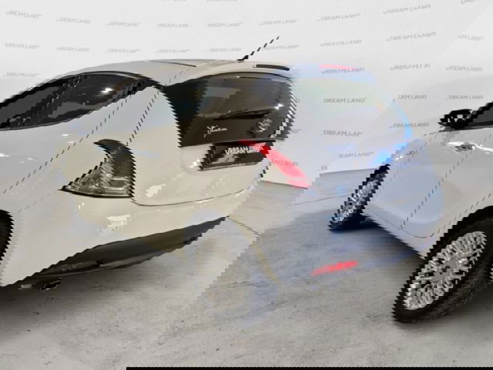 Lancia Ypsilon usata a Livorno (4)