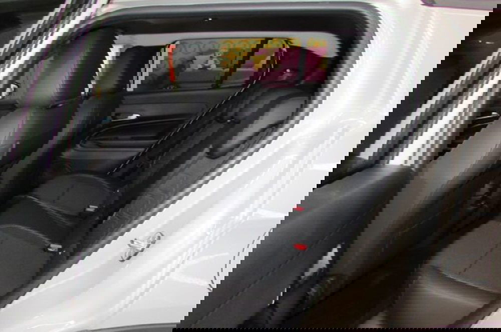 Jeep Avenger nuova a Milano (12)