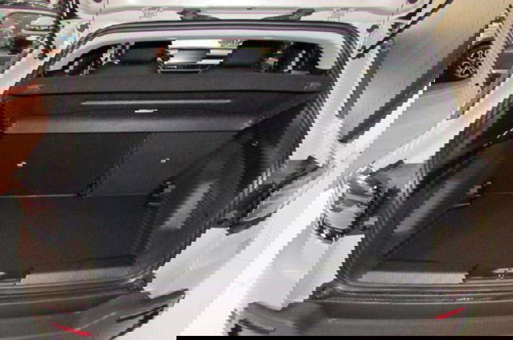 Jeep Avenger nuova a Milano (13)