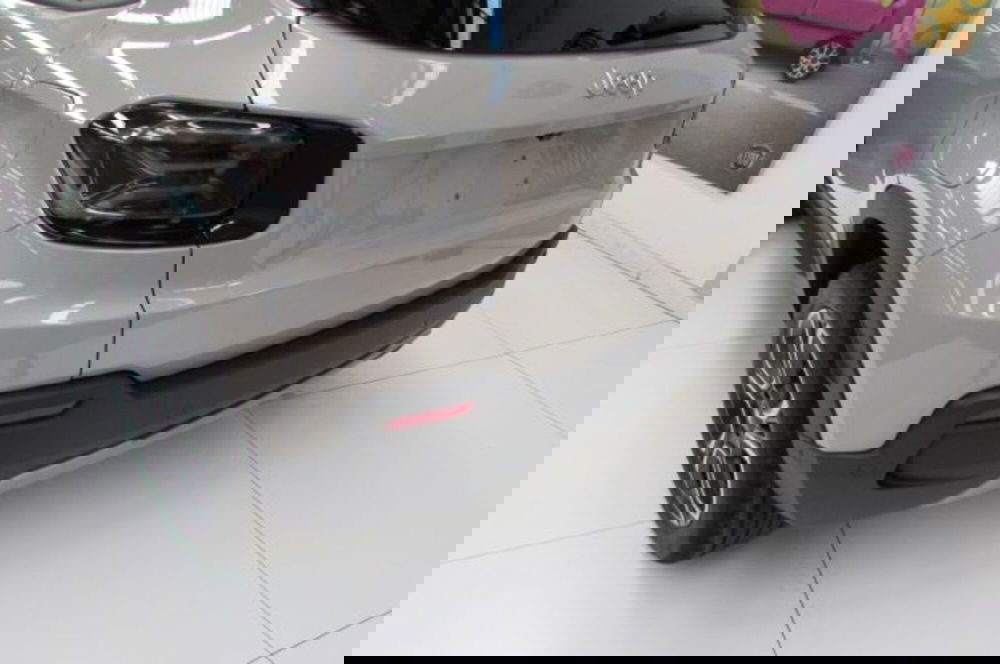 Jeep Avenger nuova a Milano (14)