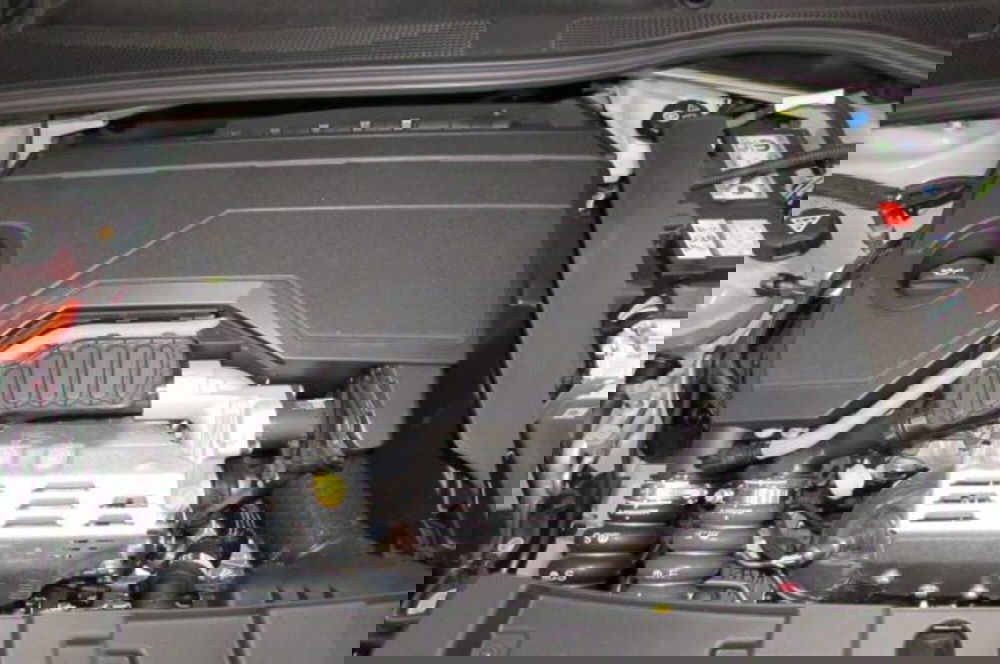 Jeep Avenger nuova a Milano (17)