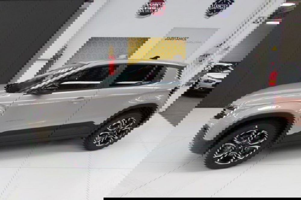 Jeep Avenger nuova a Milano (4)