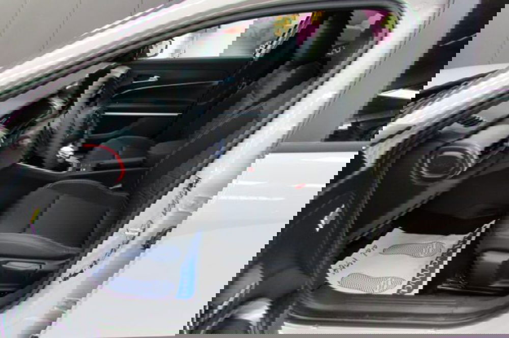 Jeep Avenger nuova a Milano (6)