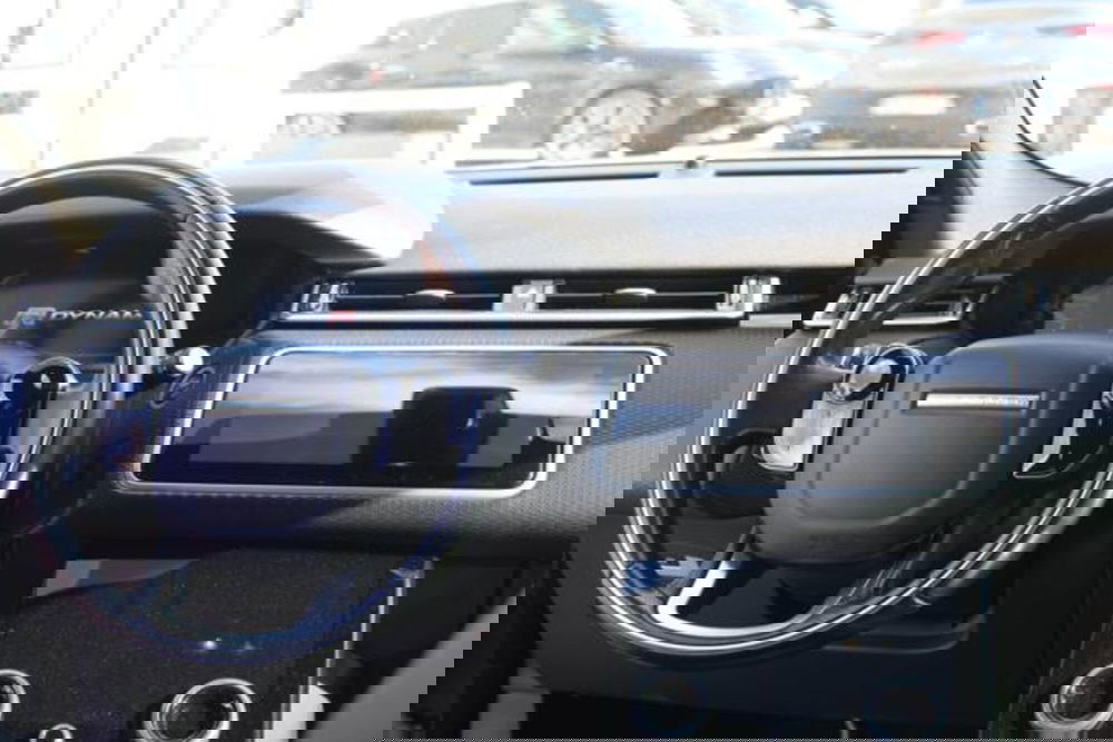 Land Rover Range Rover Velar usata a Lecce (11)