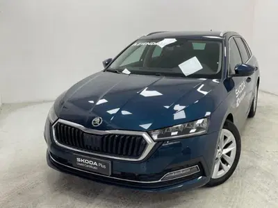 Skoda Octavia Station Wagon 2.0 TDI EVO SCR 150 CV DSG 4x4 Wagon Style del 2024 usata a Lurate Caccivio