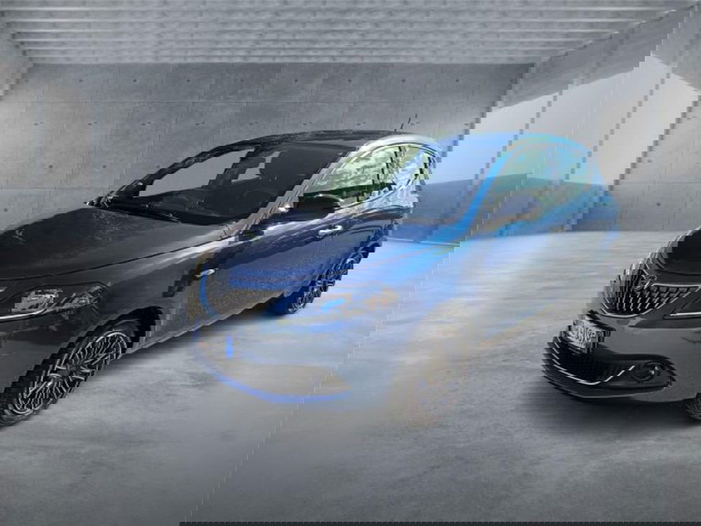 Lancia Ypsilon usata a Bari (3)