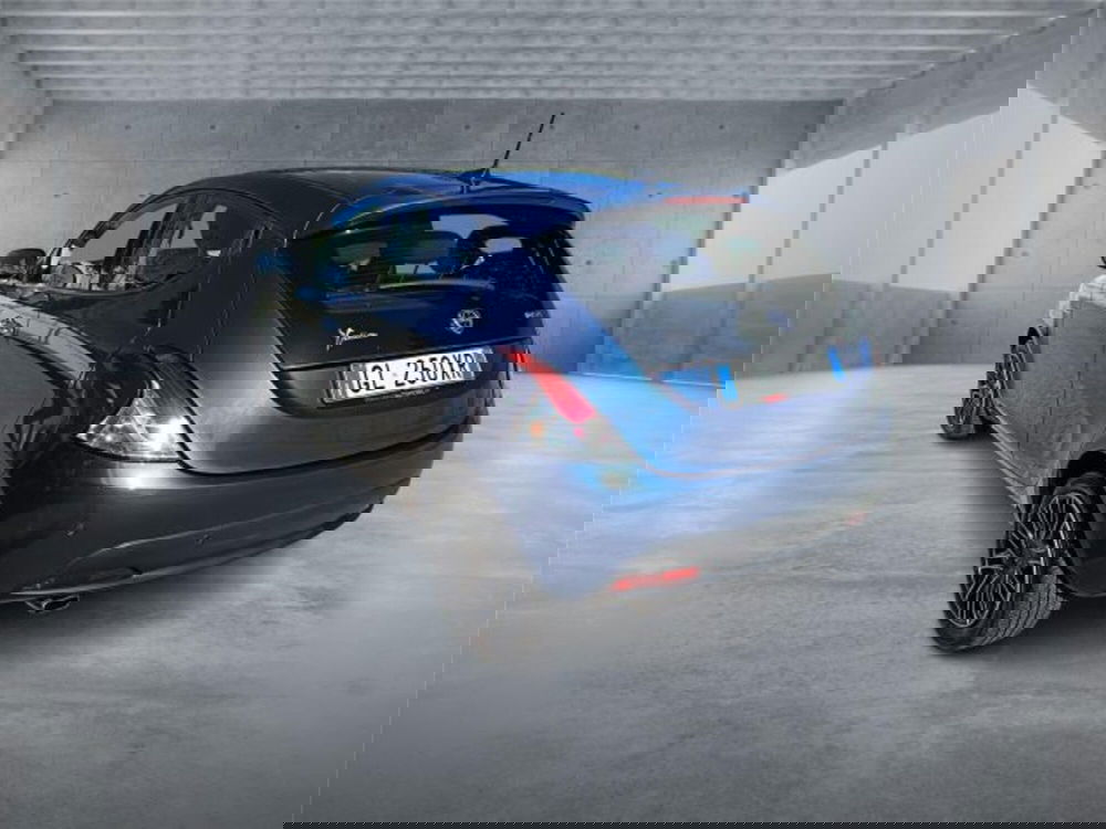 Lancia Ypsilon usata a Bari (4)