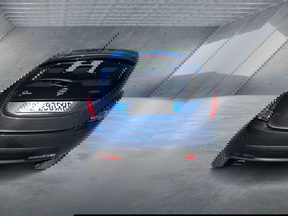 Lancia Ypsilon usata a Bari (5)