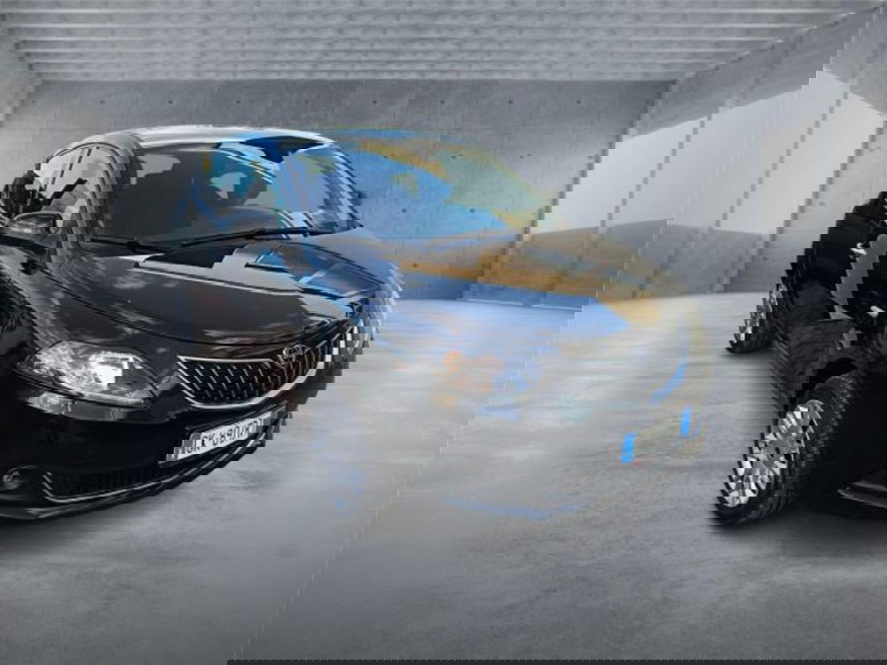 Lancia Ypsilon usata a Bari