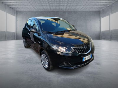Lancia Ypsilon 1.0 FireFly 5 porte S&amp;S Hybrid Ecochic Gold del 2022 usata a Bari