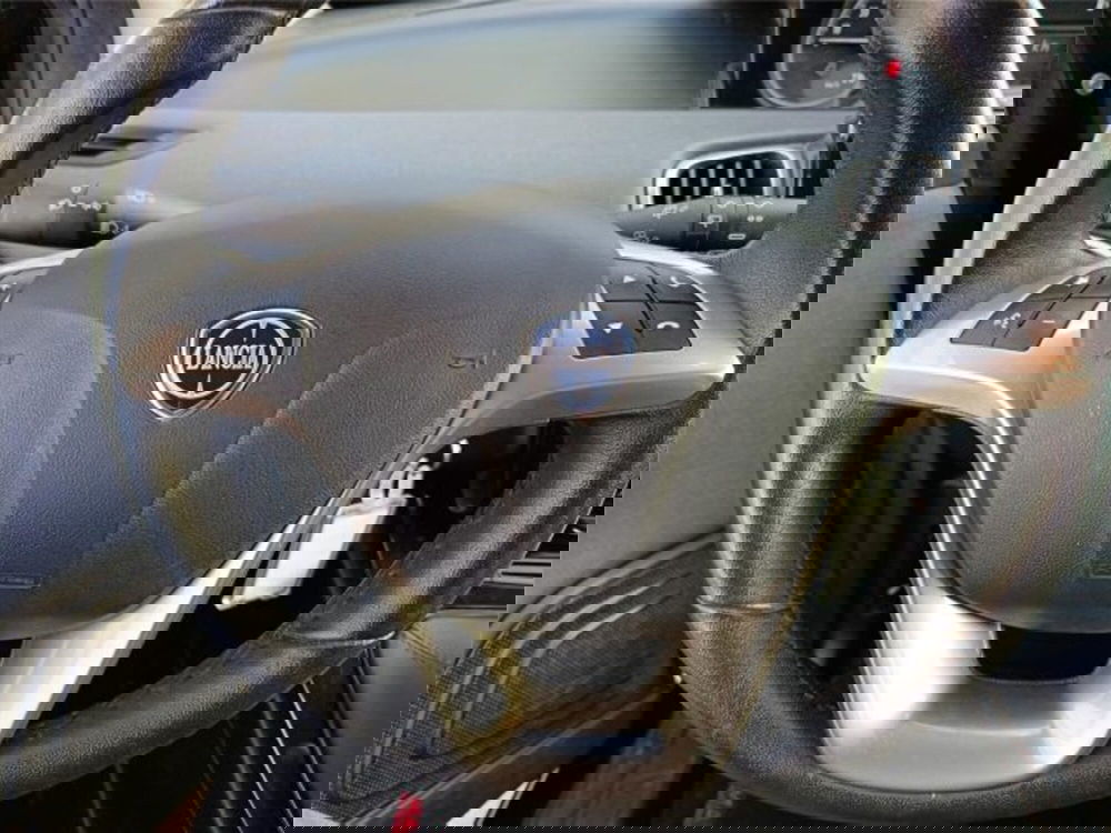 Lancia Ypsilon usata a Bari (15)