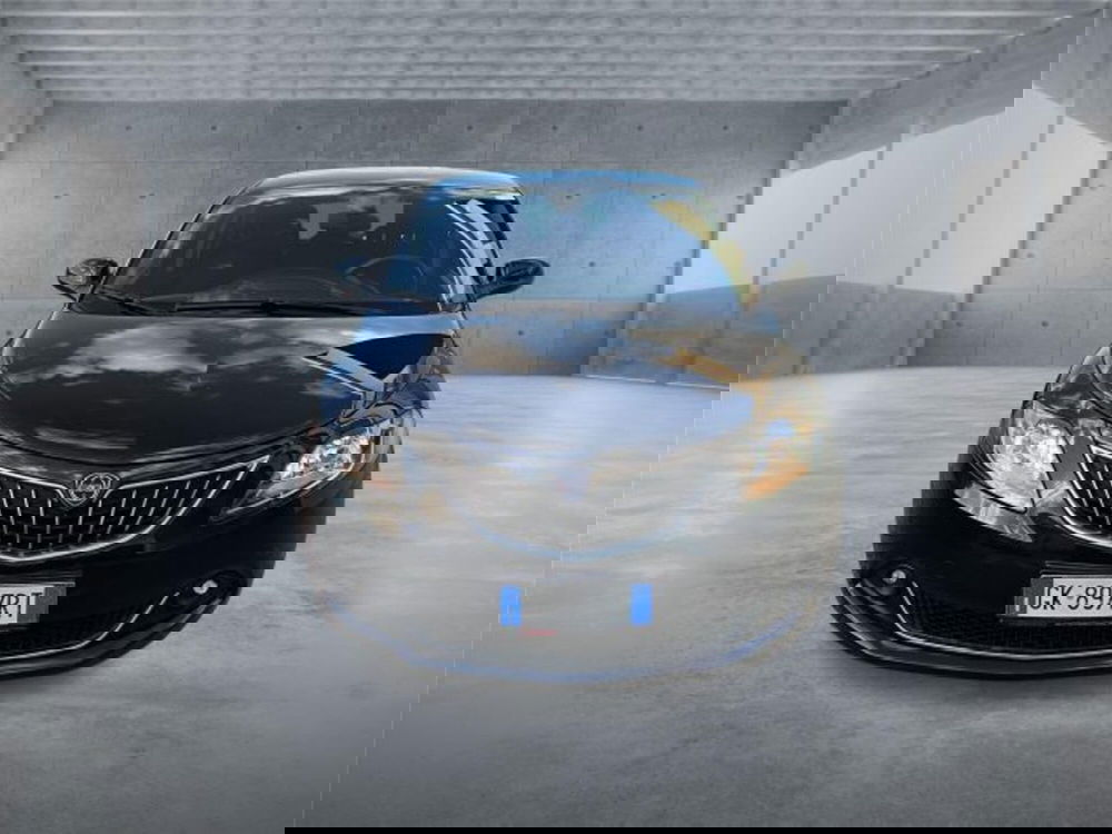 Lancia Ypsilon usata a Bari (2)