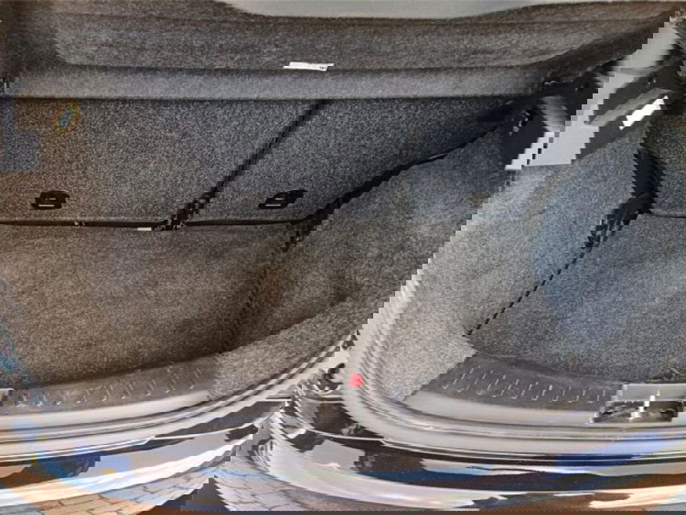 Lancia Ypsilon usata a Bari (20)