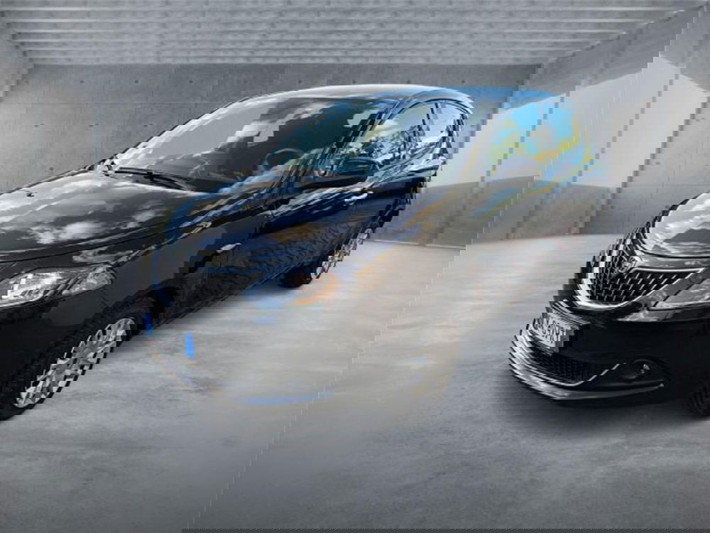 Lancia Ypsilon usata a Bari (3)