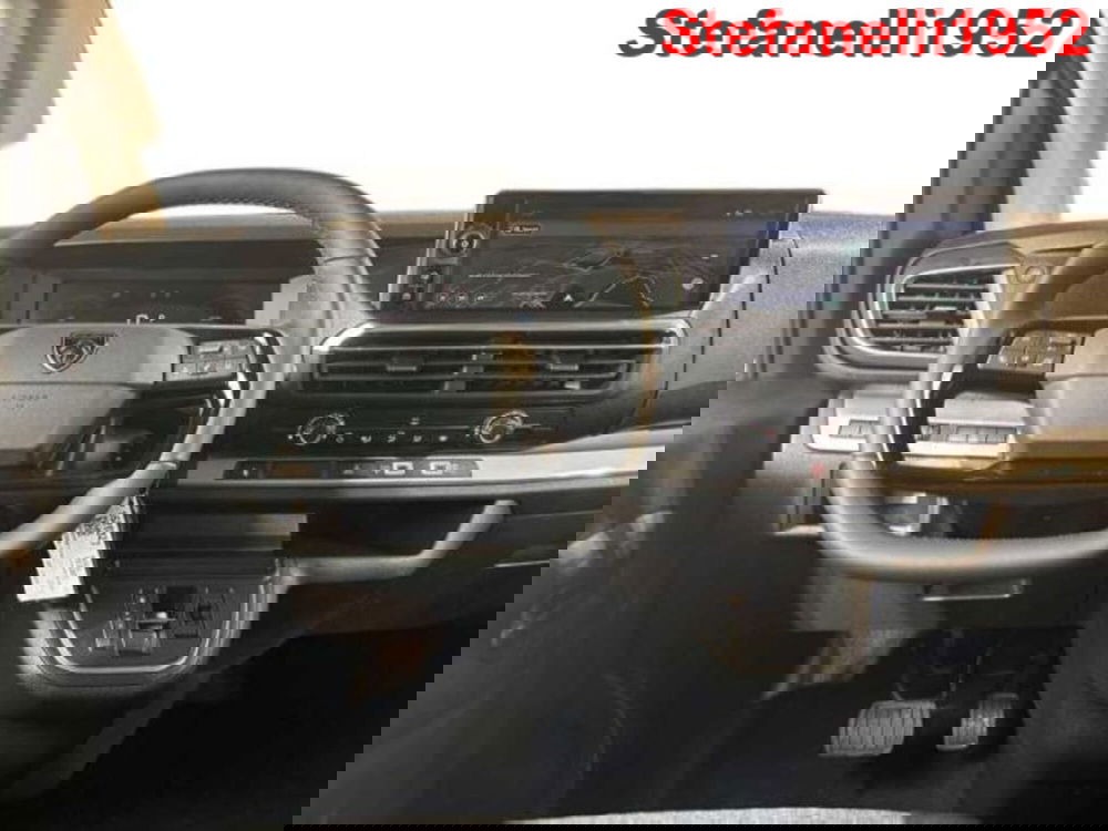 Peugeot Traveller nuova a Bologna (14)