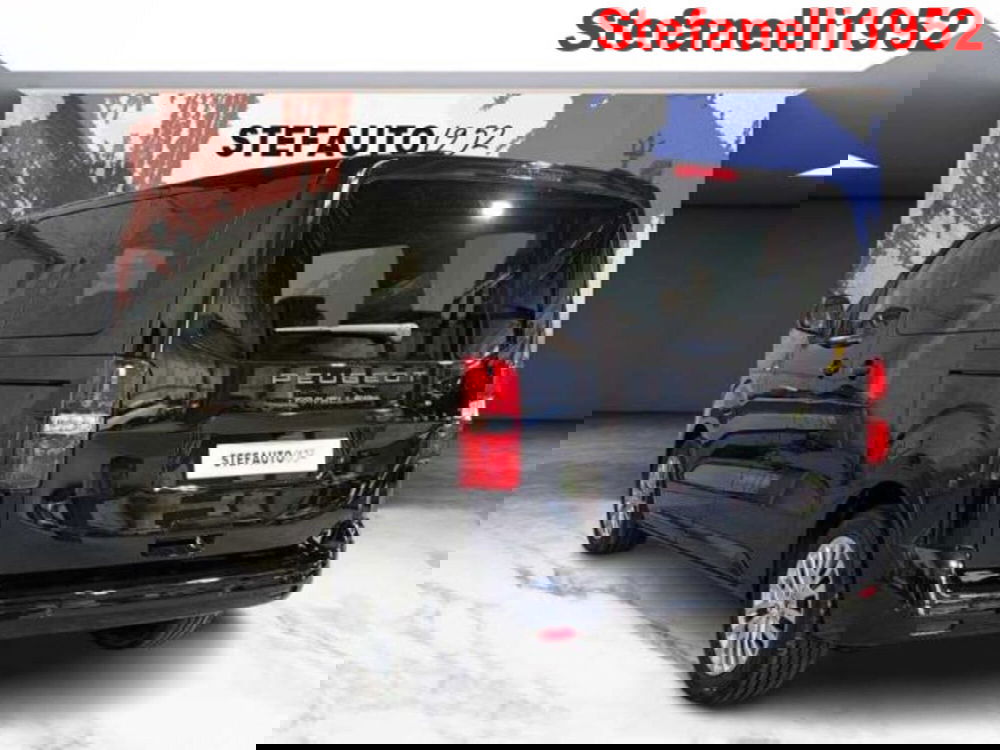 Peugeot Traveller nuova a Bologna (5)