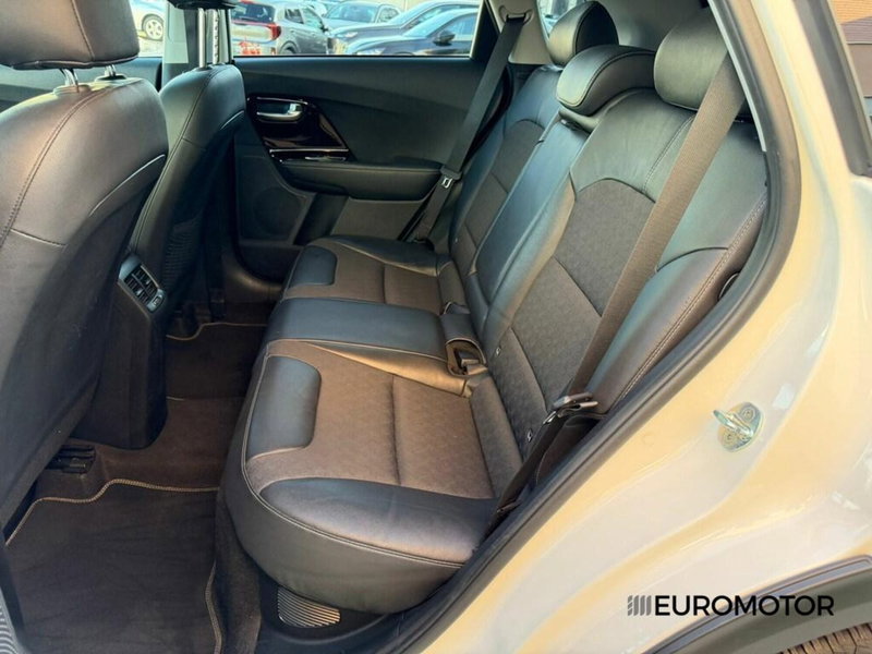 Kia Niro usata a Bari (10)