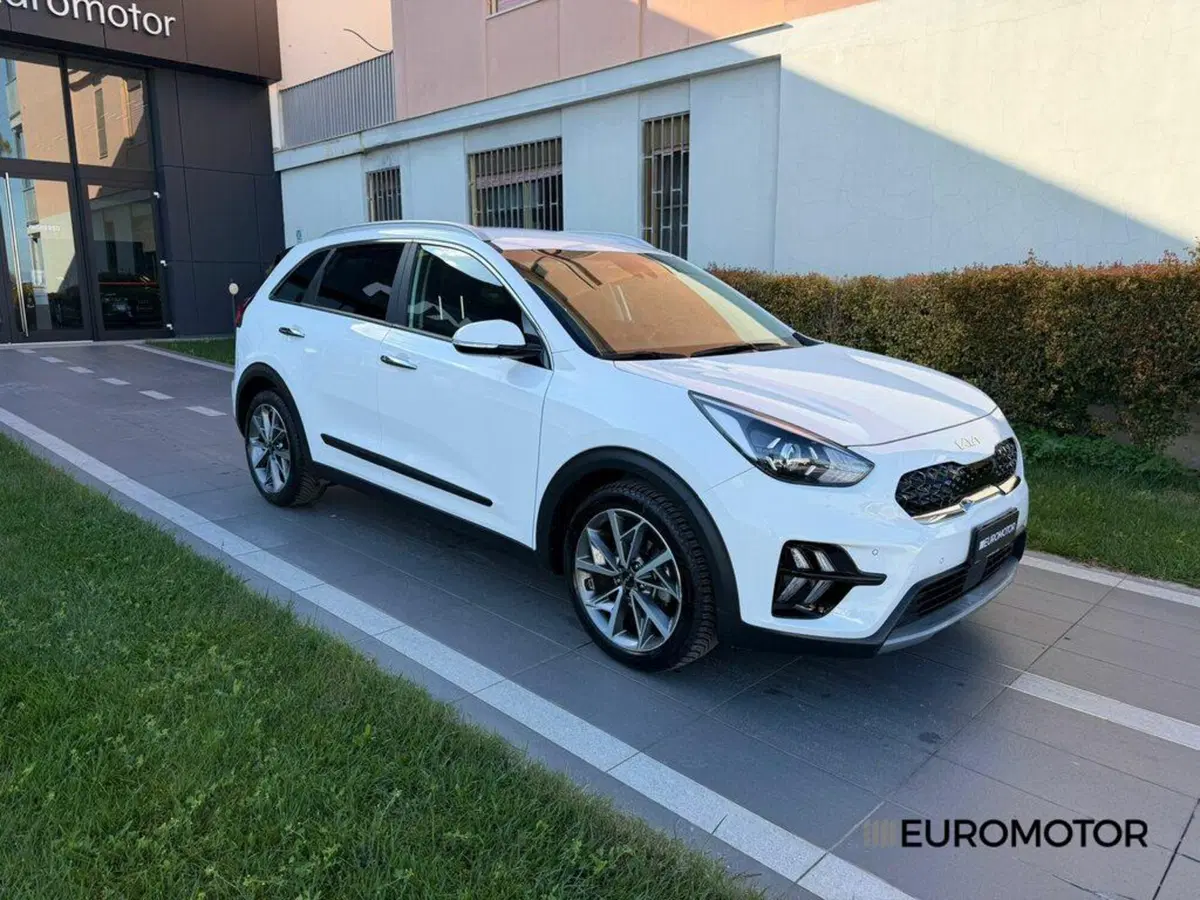Kia Niro usata a Bari (3)