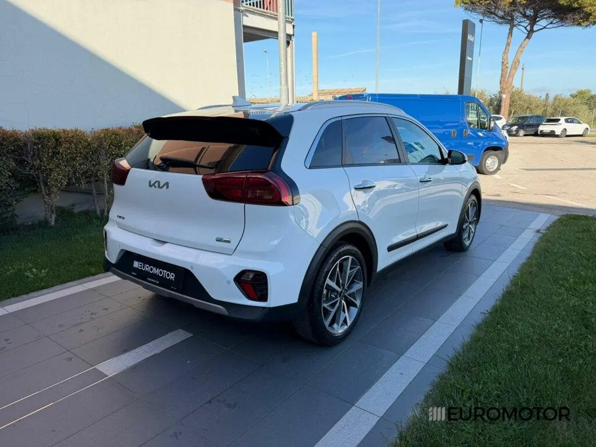 Kia Niro usata a Bari (5)