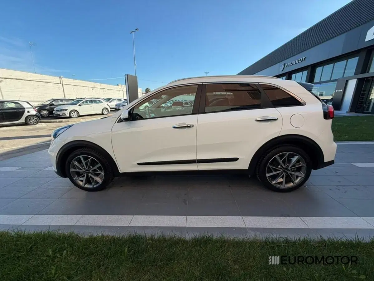 Kia Niro usata a Bari (8)